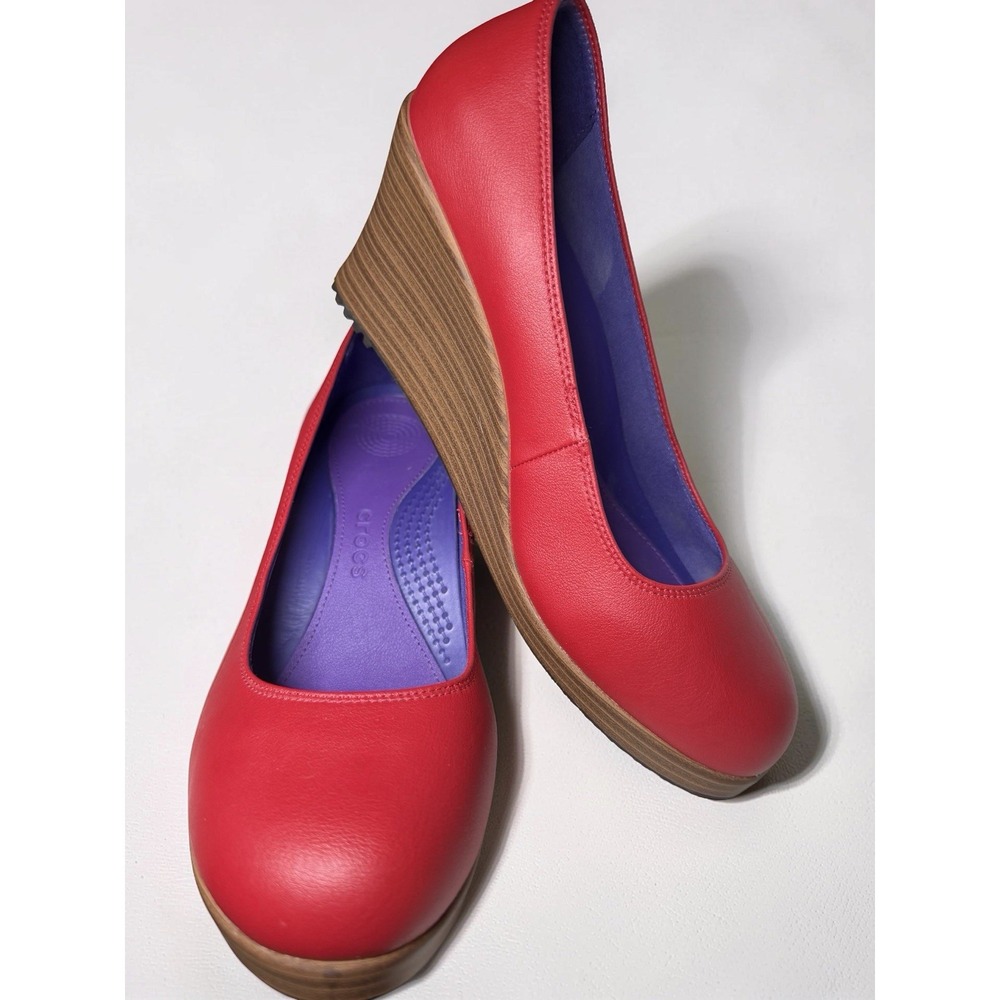Crocs A-Leigh Red Leather Close Toe Stacked Platform Wedge Shoes Women's Size 9